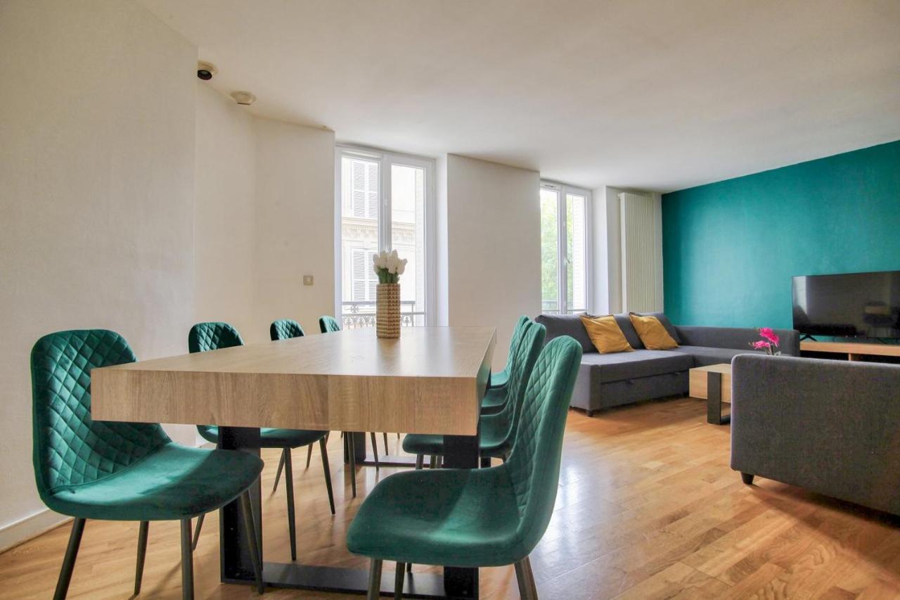2 Bedrooms Tour Eiffel Breteuil Париж Екстериор снимка