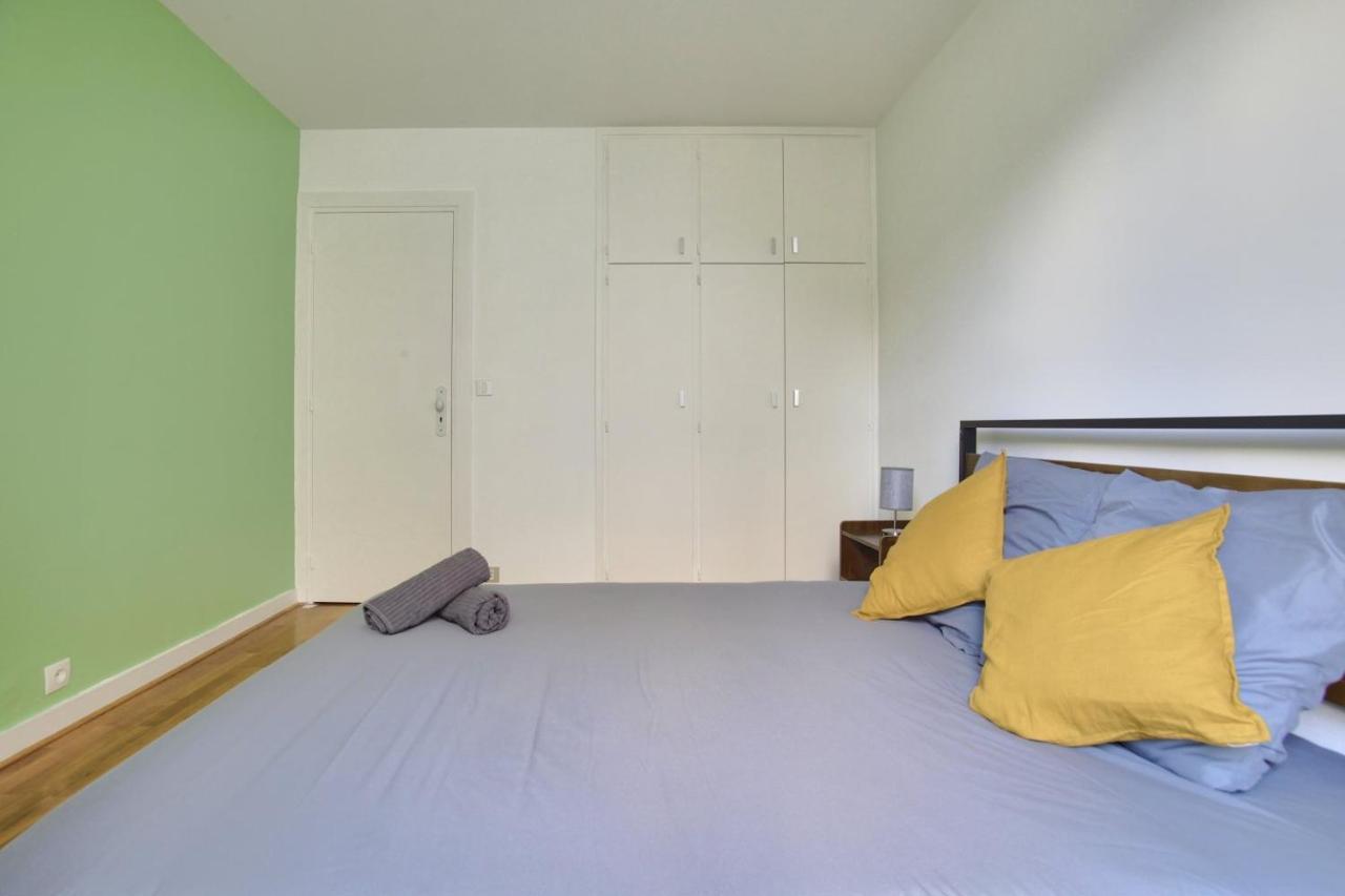 2 Bedrooms Tour Eiffel Breteuil Париж Екстериор снимка