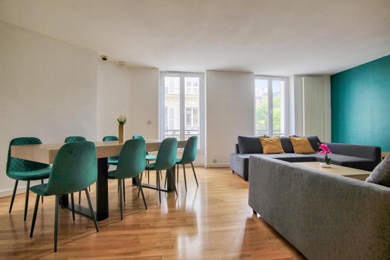 2 Bedrooms Tour Eiffel Breteuil Париж Екстериор снимка