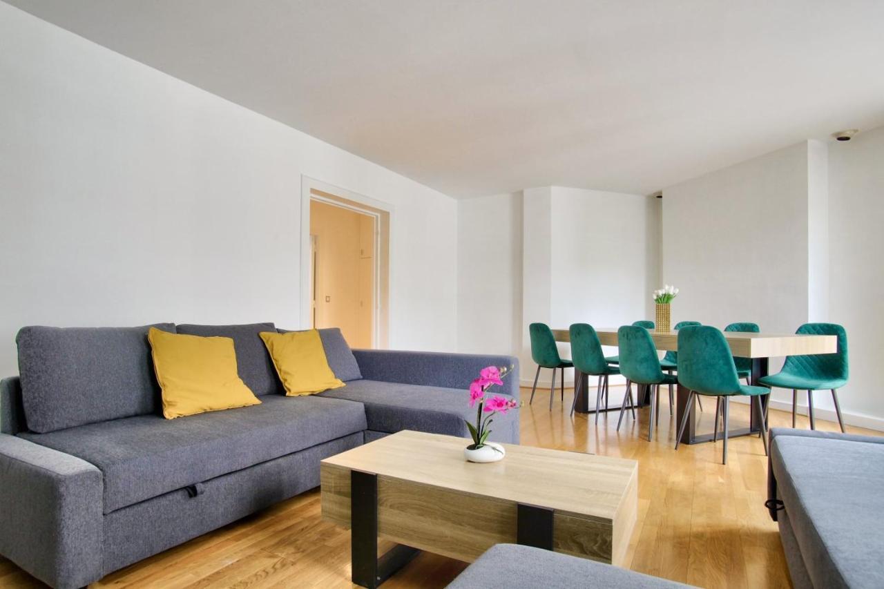 2 Bedrooms Tour Eiffel Breteuil Париж Екстериор снимка
