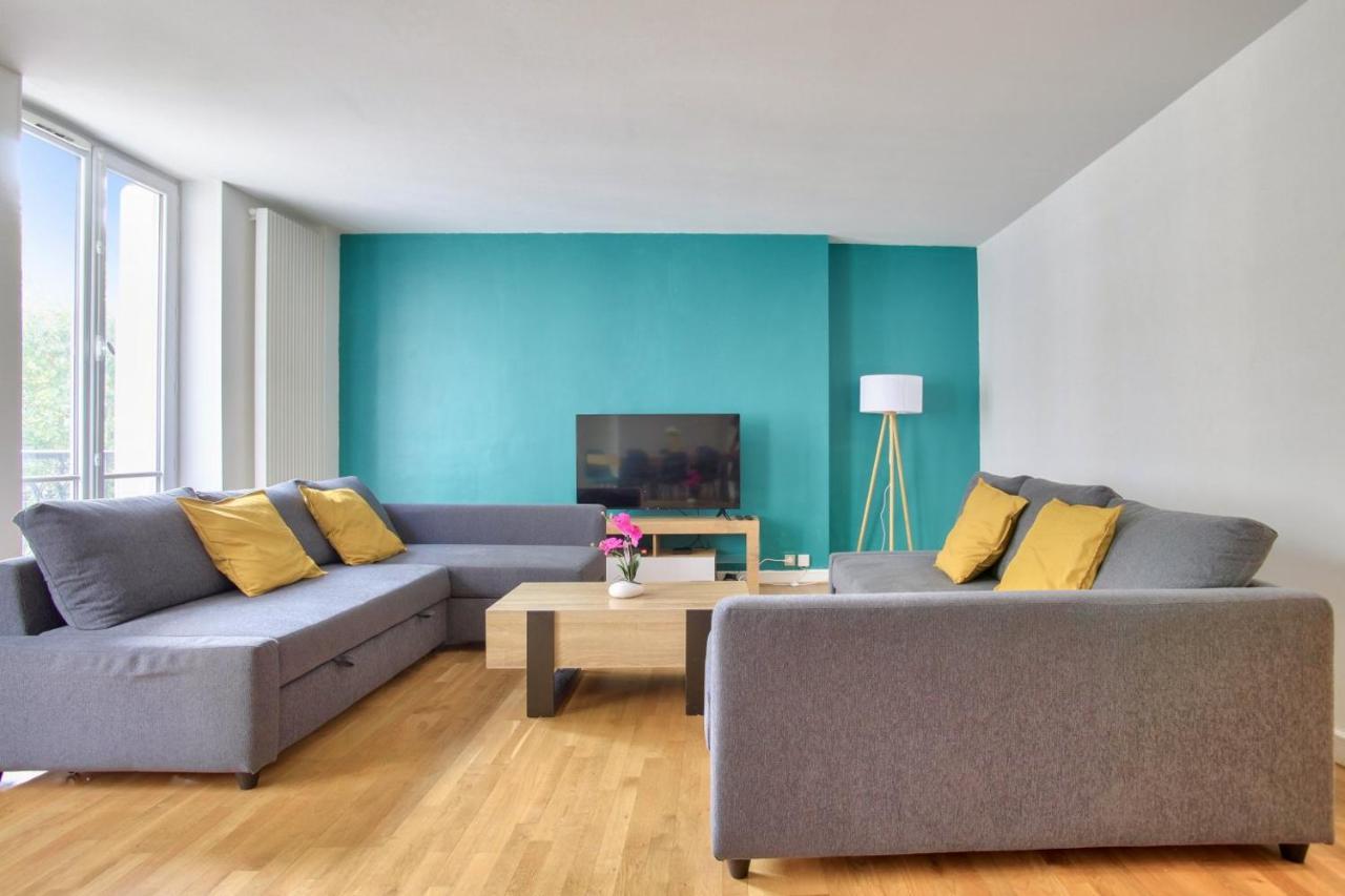 2 Bedrooms Tour Eiffel Breteuil Париж Екстериор снимка