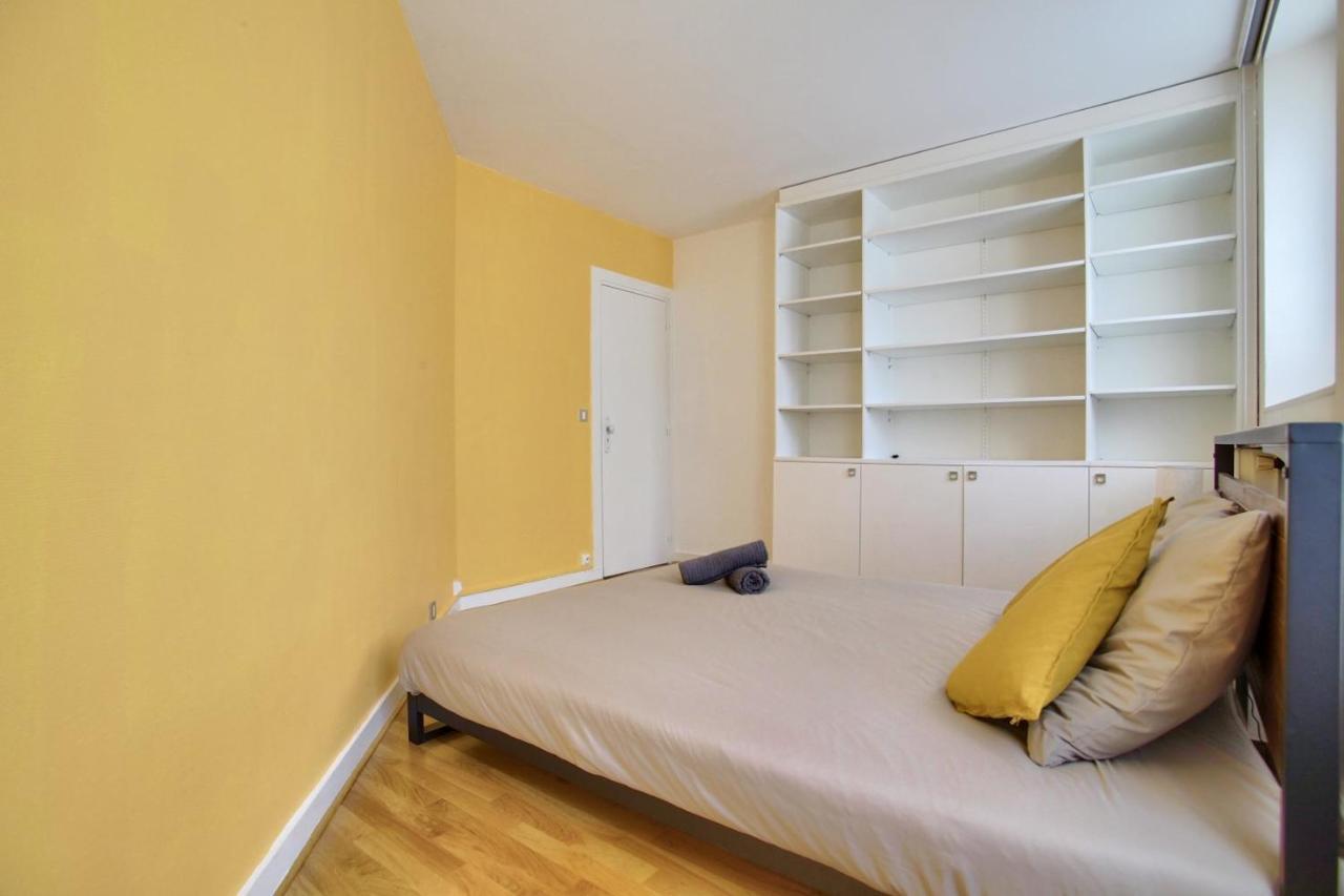 2 Bedrooms Tour Eiffel Breteuil Париж Екстериор снимка