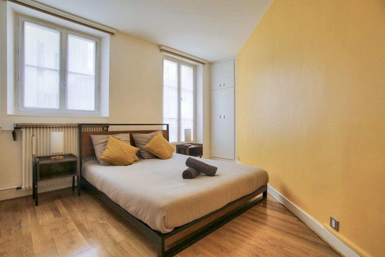 2 Bedrooms Tour Eiffel Breteuil Париж Екстериор снимка